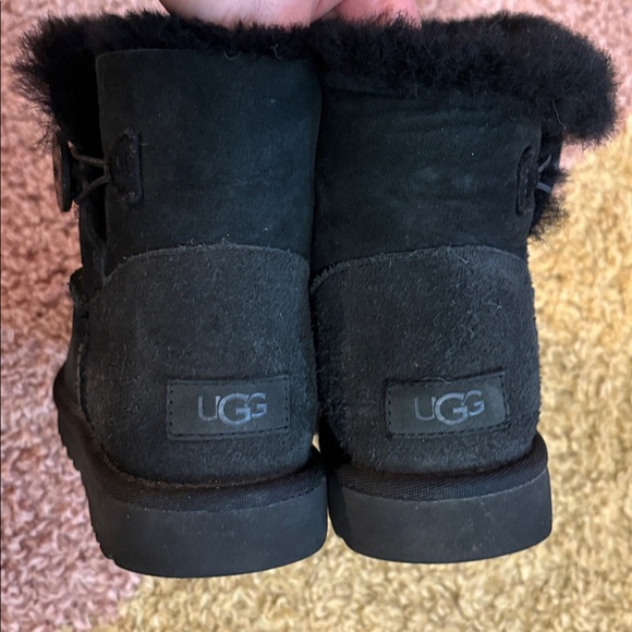 Ugh Bailey Button Mini Shearling Boot 8 - Picture 4 of 9